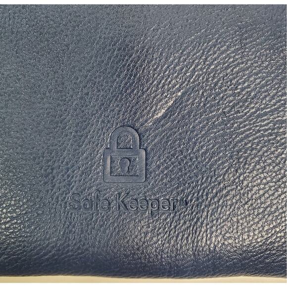 Safekeeper RFID Zippered Wristlet Blue Faux leather zippered pockets - Picture 3 of 8